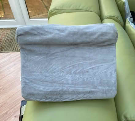 Photo of free iPad/Kindle rest (Stockland Green B23) #1