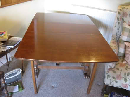 Photo of free table (Plowden SY7) #2