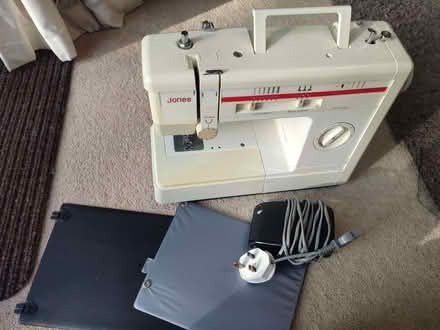 Photo of free sewing machine (Bricknells Meadow OX28) #3