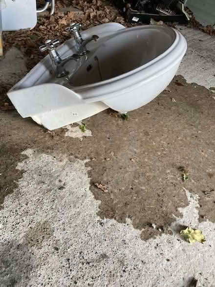 Photo of free Bathroom sink (Bratton BA13) #3