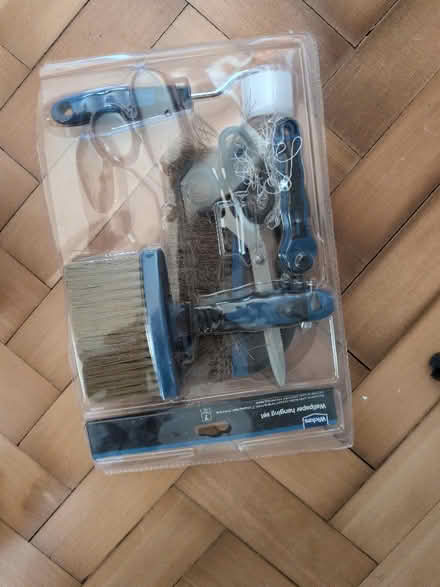 Photo of free Wallpaper hanging set and roller extender (Five Ways B16) #1