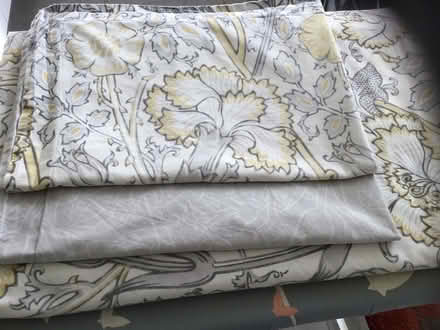 Photo of free King size duvet cover & 2 pillow cases - Wm. Morris design (Alderley Edge SK9) #3