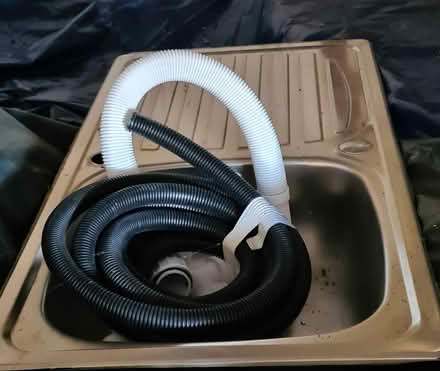 Photo of free Kitchen sink unit (Southgate RH11) #1