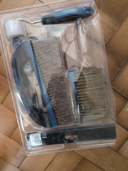 Photo of free Wallpaper hanging set and roller extender (Five Ways B16) #2