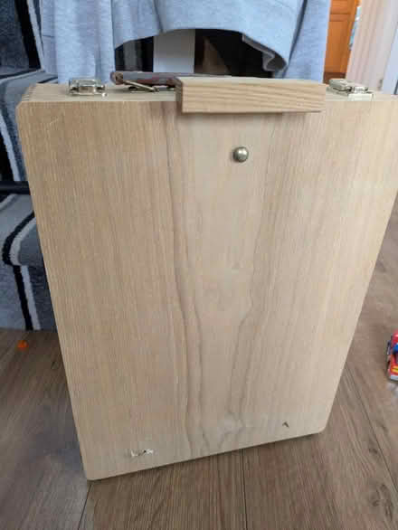Photo of free Box easel (Longlevens, Gloucester) #1