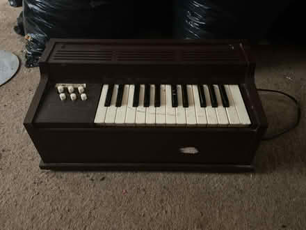 Photo of free Electric Keyboard (Moor Allerton LS17) #1