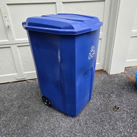Photo of free 45 gallon toter with wheels (Groton/Ayer line of rt 111) #1