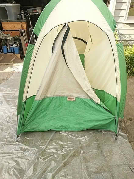 Photo of free hexagonal tent for playing in (Ann Arbor near Hillside Terr.) #1