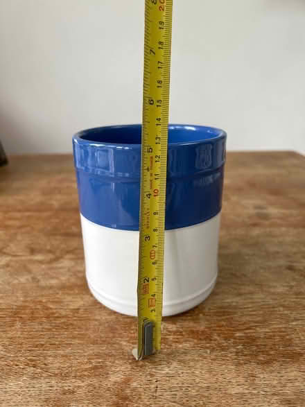 Photo of free Utensils pot (Royston, by the station (SG8)) #4