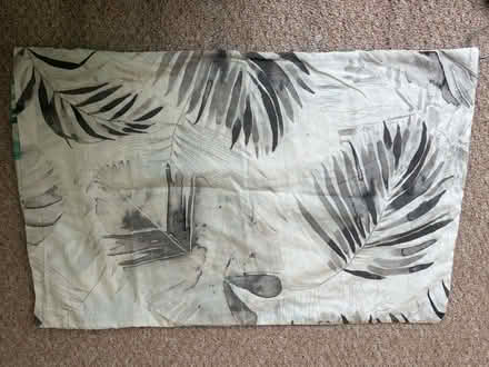 Photo of free Large leaf double bed cover and pillows reversible (Lower Walkley S6) #2