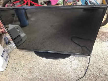 Photo of free Samsung 32" TV (South Natick) #1