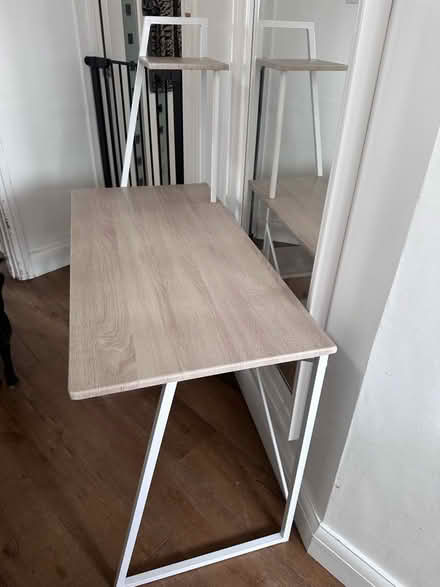 Photo of free Desk - almost new (Lee SE12) #3