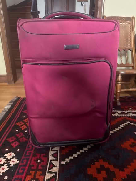 Photo of free IT medium suitcase (Michigan Park) #1