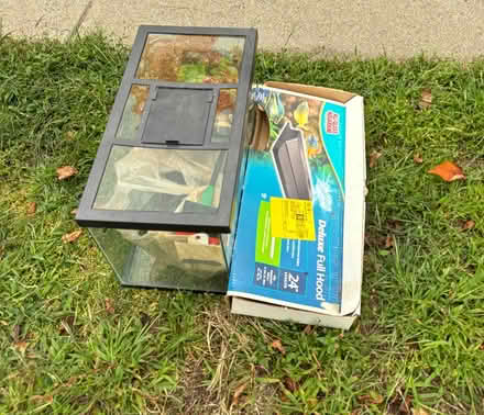 Photo of free Fish Tank (Arlington Heights) #1