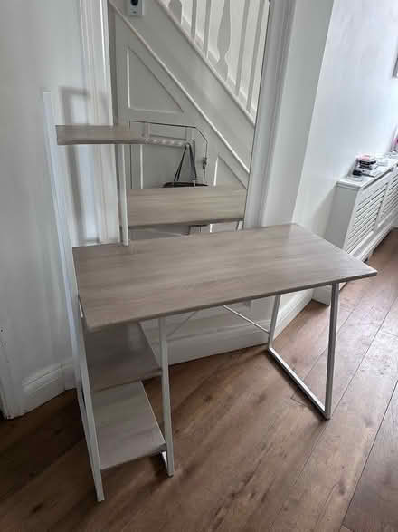 Photo of free Desk - almost new (Lee SE12) #1