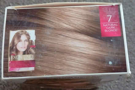 Photo of free L'Oreal Excellence Creme - Triple Care Colour Hair Dye (Erith DA8) #4
