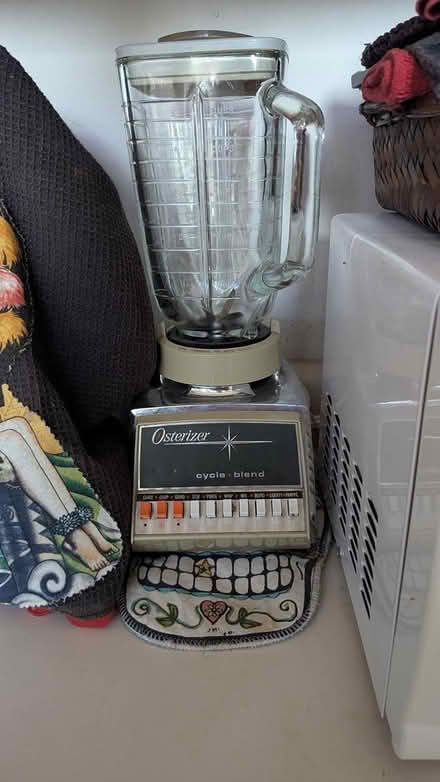 Photo of free Vintage blender, burnt motor (oakland) #1