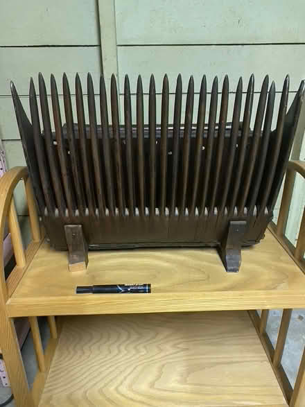 Photo of free Cranberry scoop magazine holder (Nr Fresh Pond & Mt Auburn Cem.) #4