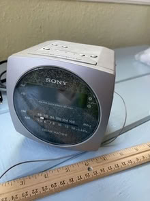 Photo of free Sony ICF-C160 Dream Machine (Nr Fresh Pond & Mt Auburn Cem.) #1