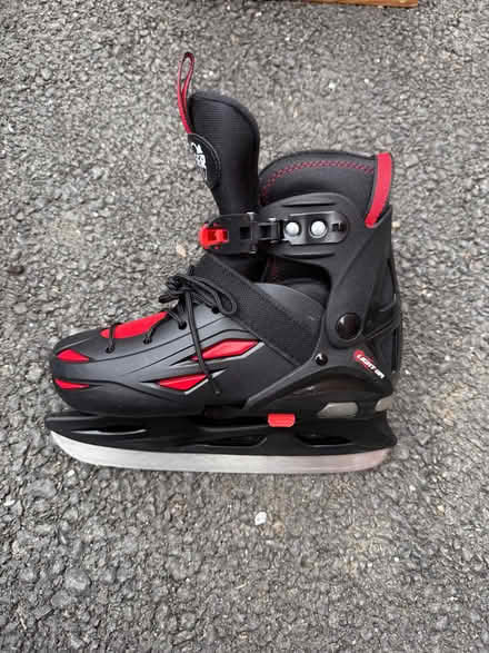 Photo of free Ice skating shoes size 12-2 (Tattenhoe Park MK4) #1
