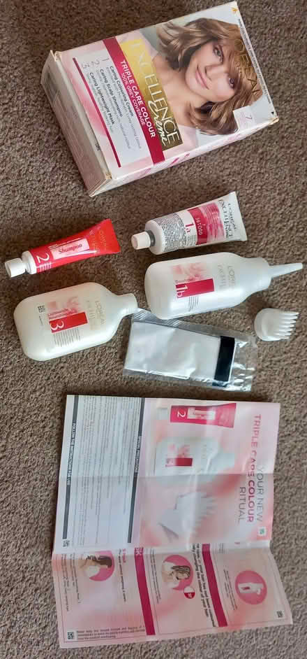 Photo of free L'Oreal Excellence Creme - Triple Care Colour Hair Dye (Erith DA8) #2