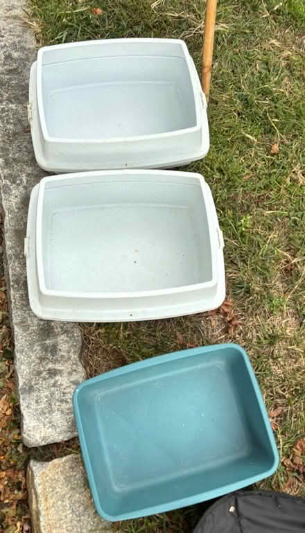 Photo of free Litter boxes (Arlington Heights) #1