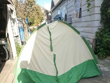 Photo of free hexagonal tent for playing in (Ann Arbor near Hillside Terr.) #4