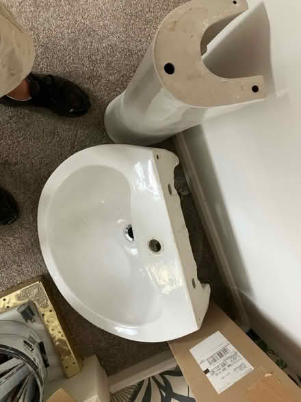 Photo of free Basin and pedestal (Chester le street) #2
