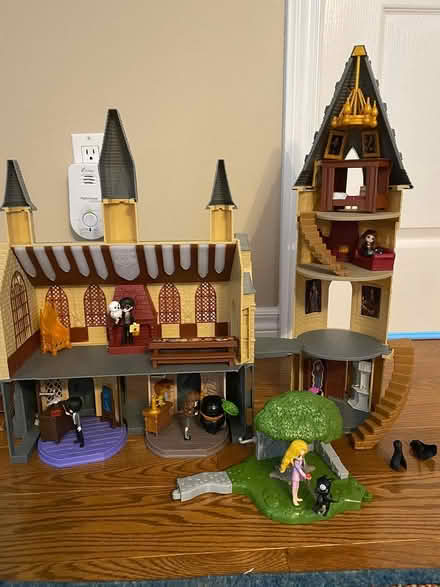 Photo of free Harry Potter Hogwatz Castle (Erin Mills and Britannia) #1