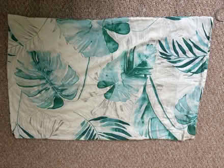 Photo of free Large leaf double bed cover and pillows reversible (Lower Walkley S6) #3