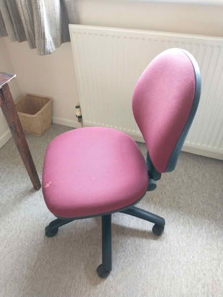 Photo of free small desk with plum office chair (Wivenhoe CO7) #2