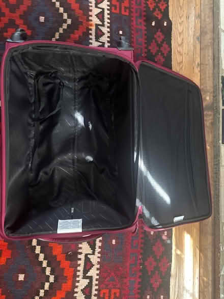 Photo of free IT medium suitcase (Michigan Park) #2