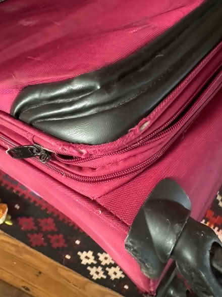 Photo of free IT medium suitcase (Michigan Park) #3