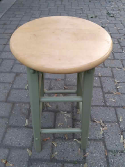 Photo of free Seat Stool (Near Baseline Rd. & Clyde Ave.) #1