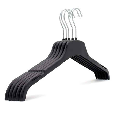 Photo of Clothes Hangers (Stenson Fields CP DE24) #1