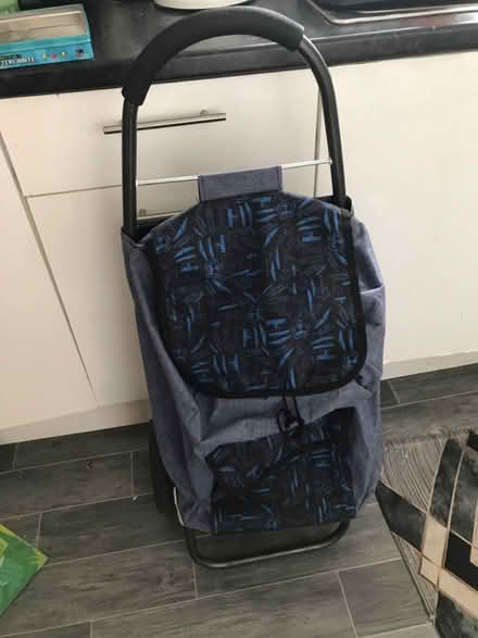 Photo of free Shopping trolley (De21) #1