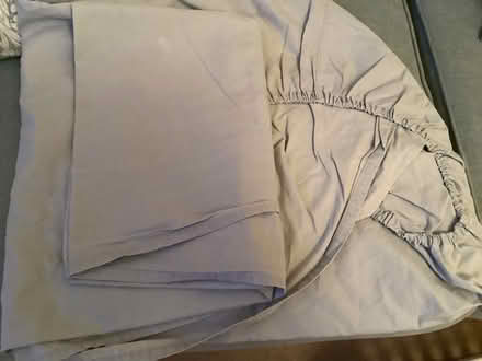 Photo of free Single size fitted bedsheet (Woodford IG8) #1