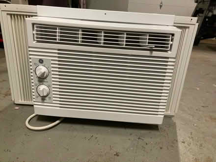 Photo of free Small window A/C unit (Parsippany) #1