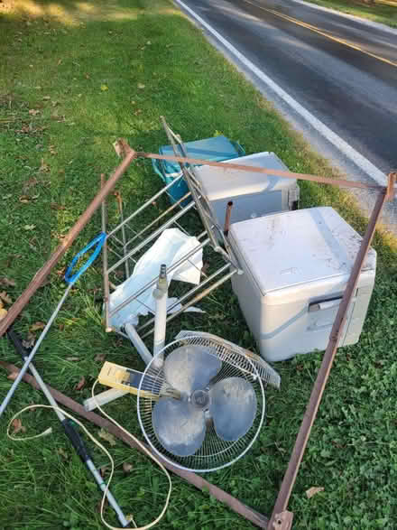 Photo of free Curb Alert Willow and Bunton Rd (Bunton/Willow) #1