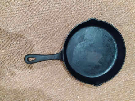 Photo of free cast iron frying pan (Aigburth L17) #1