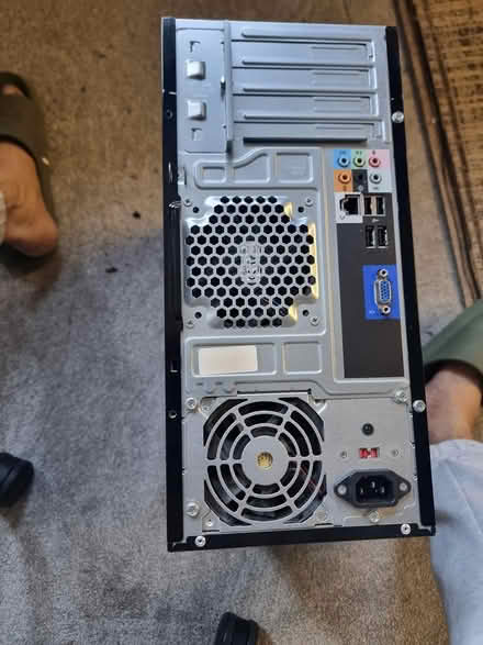 Photo of free 2 Desktop PCs(1 works,1 needs TLC) (Harrow Weald HA3) #2