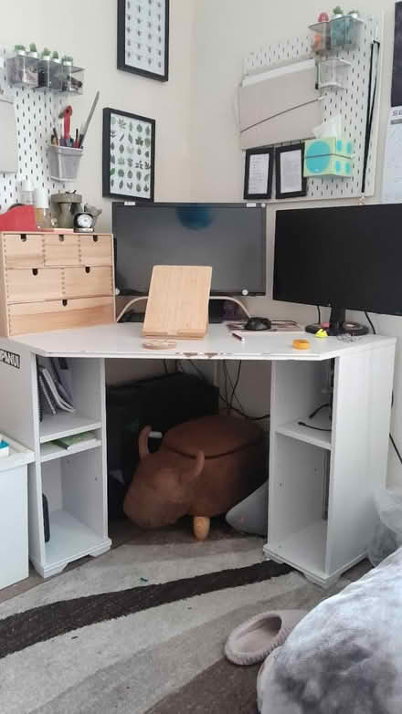 Photo of free Corner desk (Kirkby-in-Ashfield NG17) #1