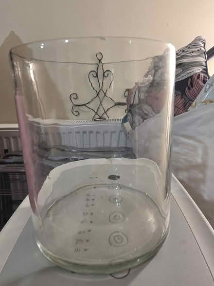 Photo of free Glass vase with crack (E16) #1