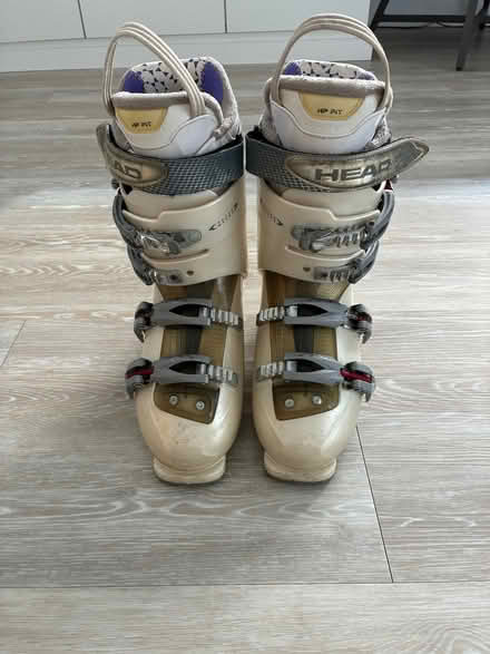 Photo of free Ski boots (Prince of Wales Steps TQ1) #2