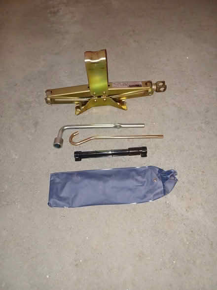 Photo of free Honda Scissor Jack (Carlingwood) #1