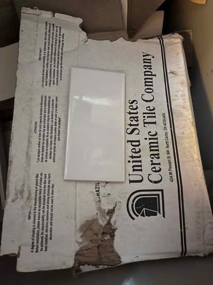 Photo of free White subway tiles (Hollin Hills) #1