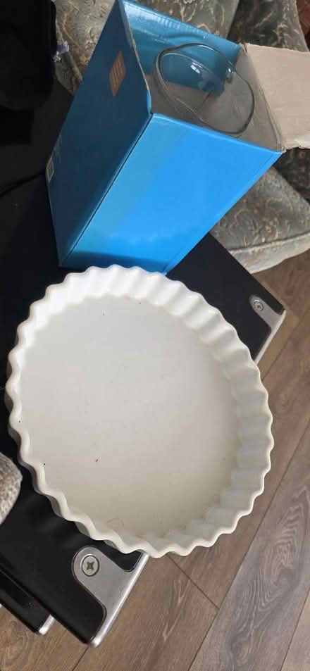 Photo of free Glass Water Jar and Glass Plate (CT2) #2