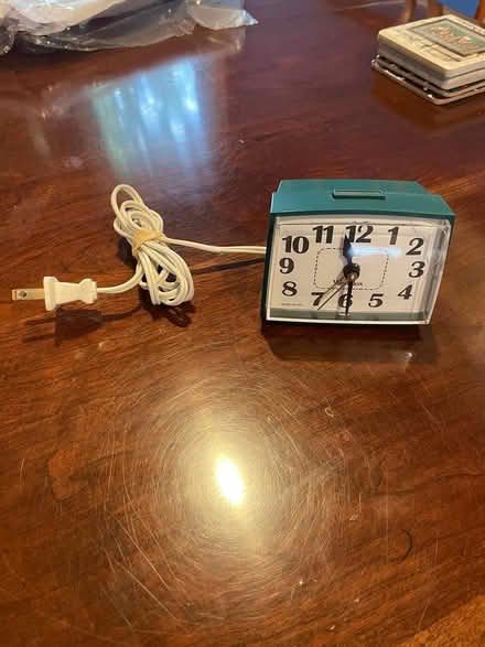 Photo of free Analog plug-in alarm clock (Eastern Market) #1