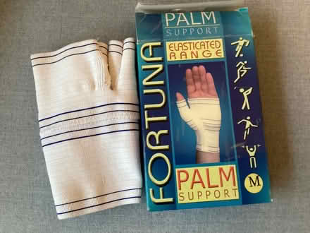 Photo of free Palm support (Woodford IG8) #1