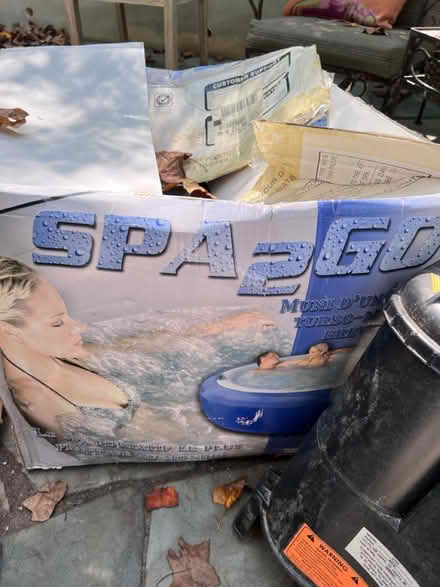 Photo of free Hot tub spa inflatable (Hollin Hills) #1